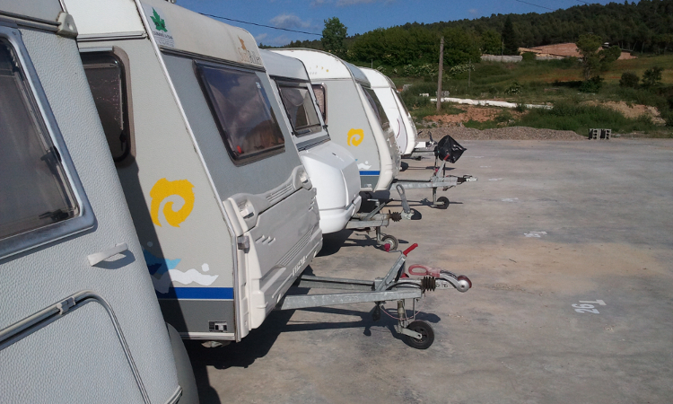 Parking caravanas El temple (La Malahá - Granada). Parkings